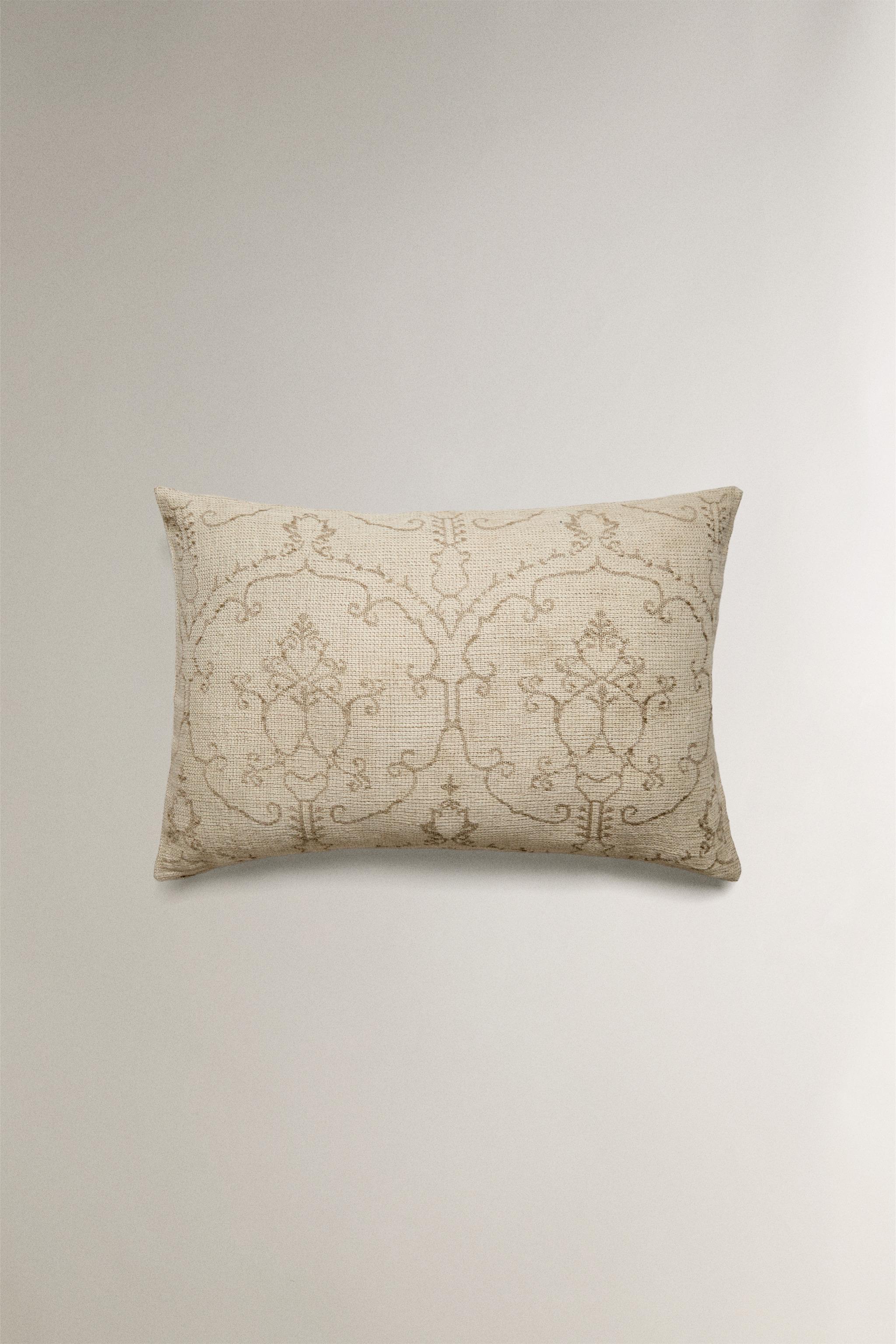 JACQUARD THROW PILLOW COVER